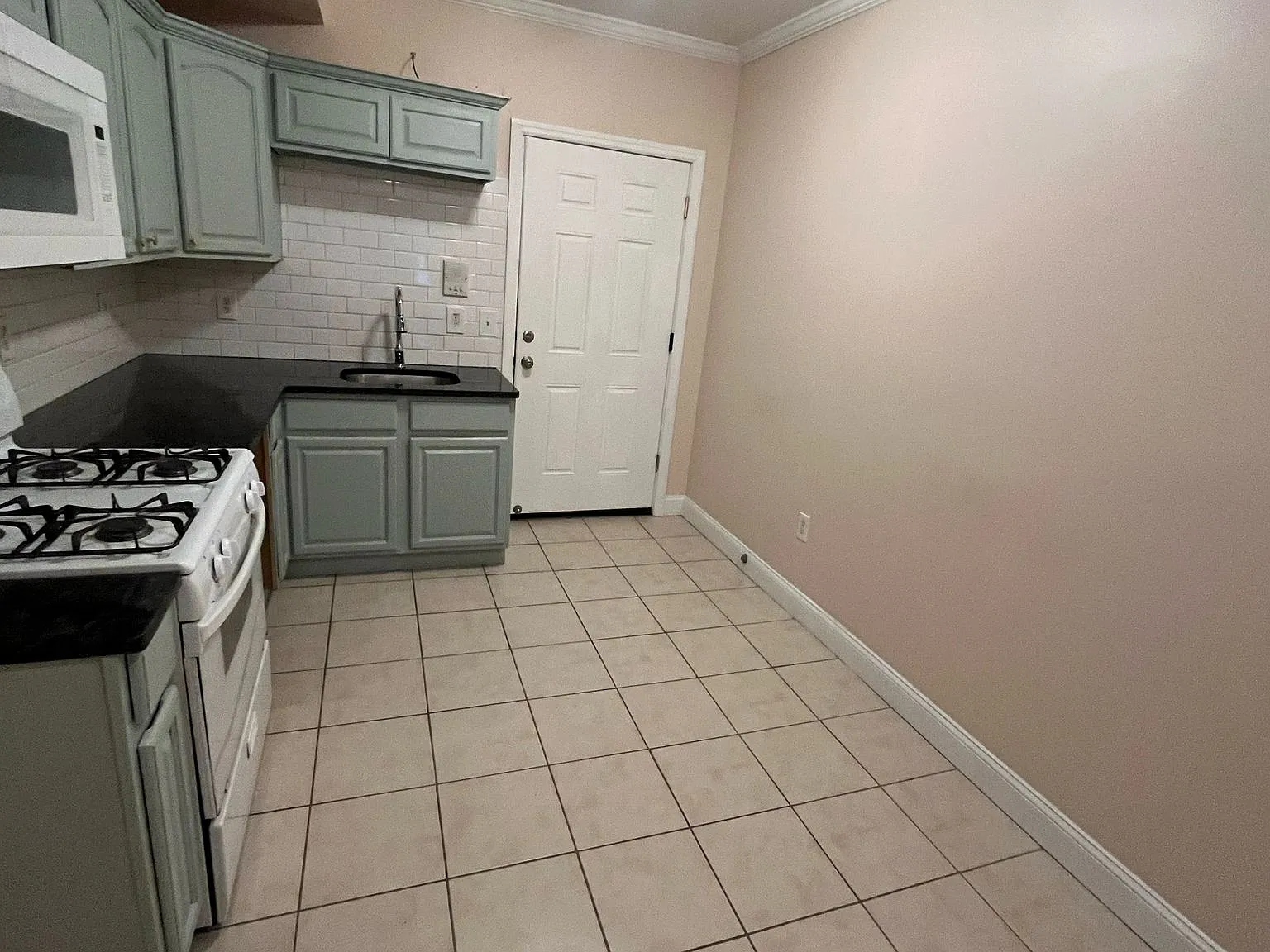 1 bed, $1,800 — Photo 2