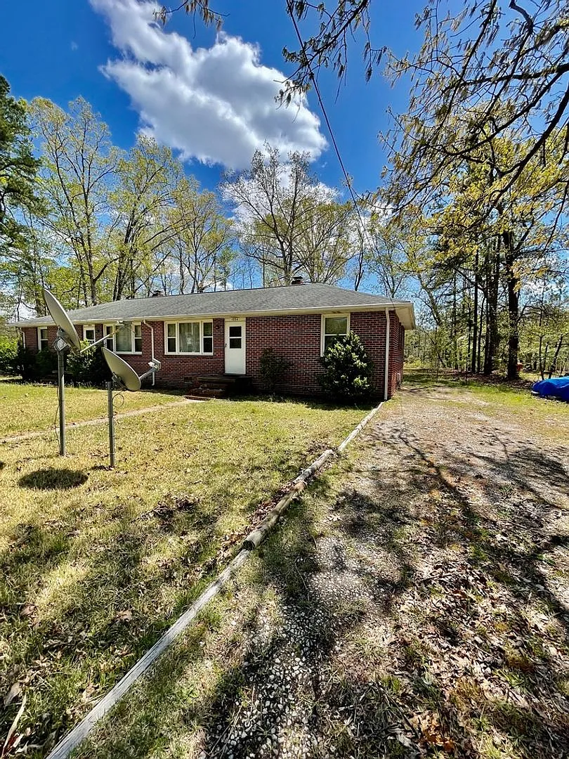 1004 S. Park Drive, Petersburg — Photo 2