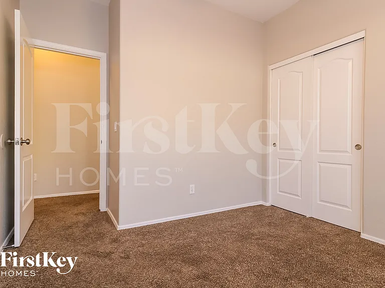 110 N 118th Ave — Photo 11