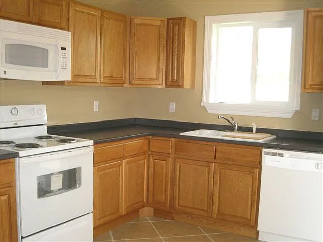 510-12 Chalmette Ave. — Photo 2