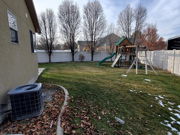 3rd image of 11716 S Lake Stone Cir
