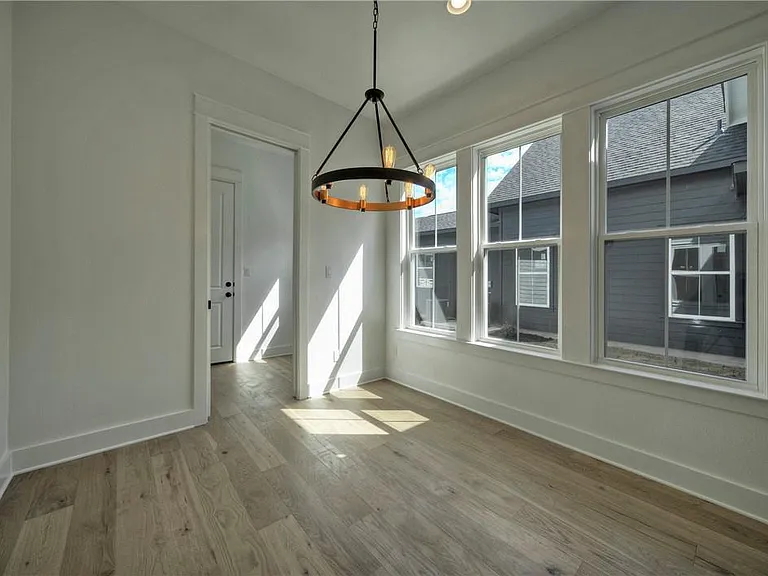1010 Grant Wood Ave — Photo 22