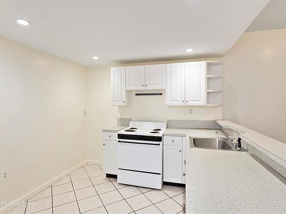 3rd image of 370 W 116th St APT 4B