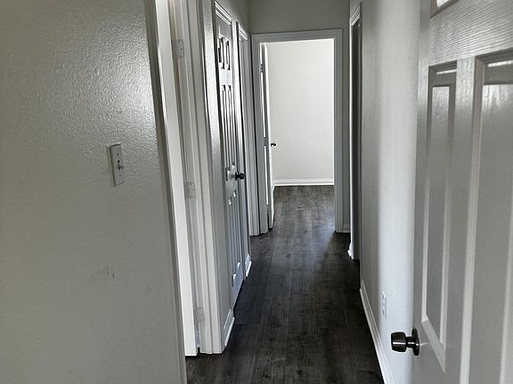 5th image of 4104 Clairemont Dr