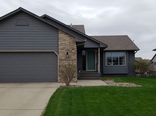 3300 S Moonflower Ave, Sioux Falls, SD 57110