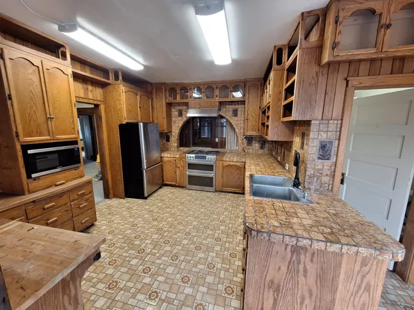 916 NW 10th St #B, Corvallis, OR 97330