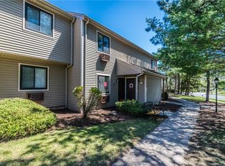 371 Emmett St APT 10, Bristol, CT 06010