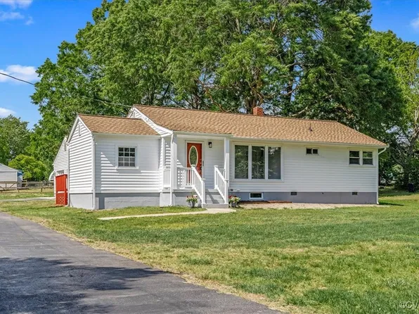 25516 Cox Rd, North Dinwiddie, VA 23803