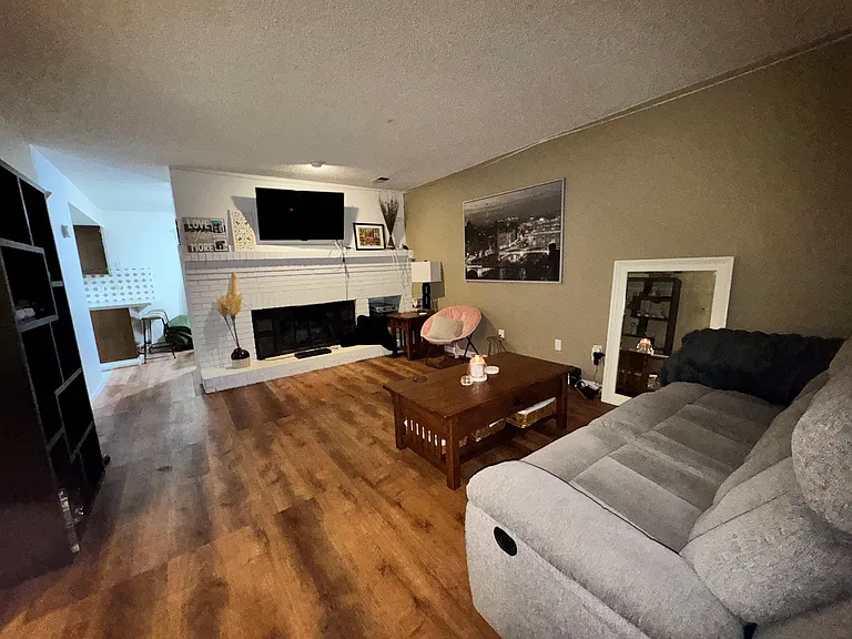 2840 W 21st St #10 — Photo 2