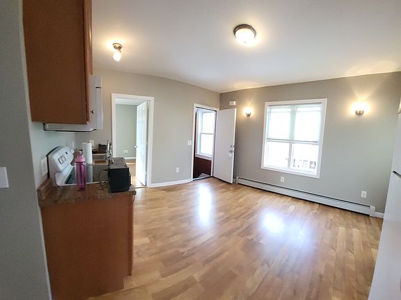 4th image of 26 Mount Pleasant St #2