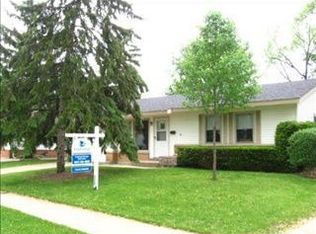 380 Birchwood Ave, Elk Grove Village, IL 60007