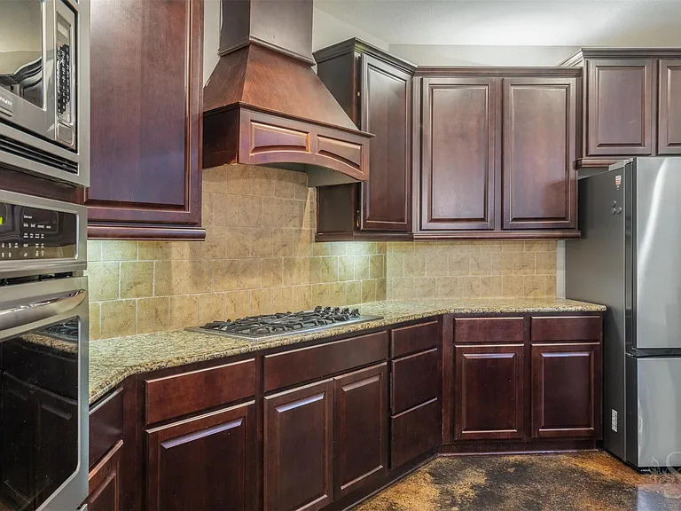 33303 Winsford St — Photo 11