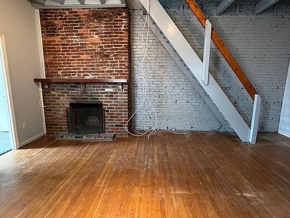 2nd image of 904 Spruce St #3R