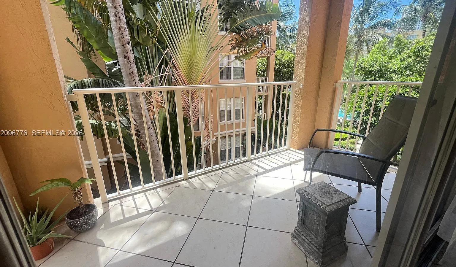 The Yacht Club Aventura — Photo 1