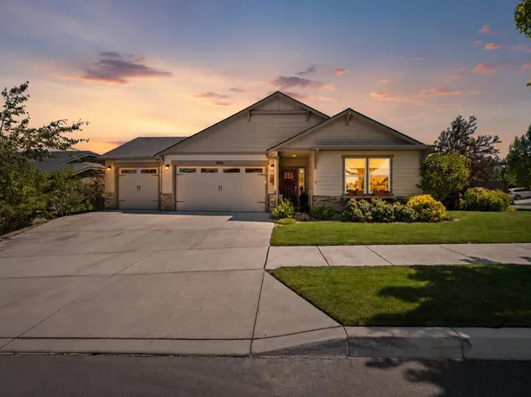 2462 SW 43rd Pl, Redmond, OR 97756