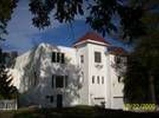 54 Shore Dr, Oakdale, NY 11769