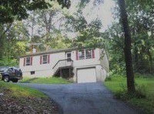 27 Woodland Rd, Boyertown, PA 19512