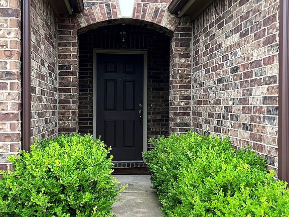 2nd image of 813 Oatmeal Dr