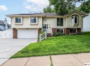 13918 Edna St, Omaha, NE 68138