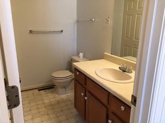 5th image of 802 Goose Ridge Dr