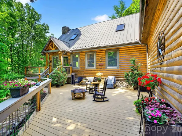 87 Ali Ave, Bakersville, NC 28705