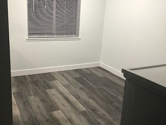 5th image of 1072 W Wilson St #4