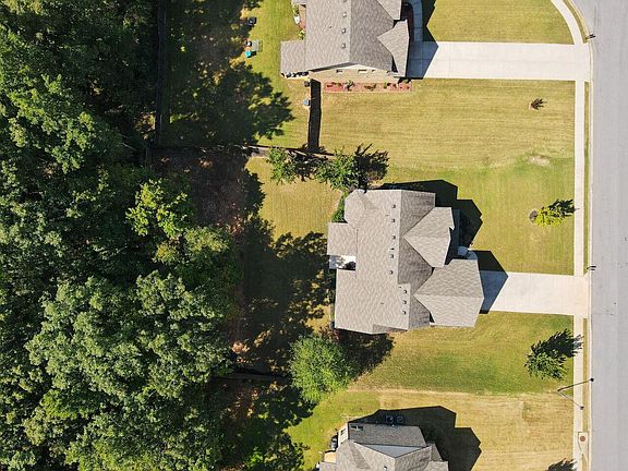 4th image of 217 Tapestry Dr
