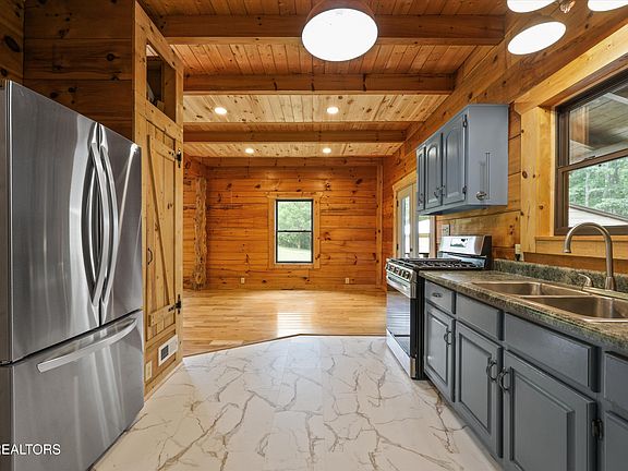 24th image of 610 Towee Falls Rd