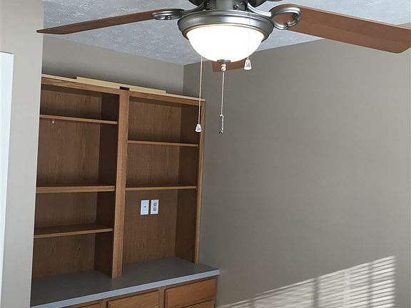 3rd image of 222 N Brookfield Dr