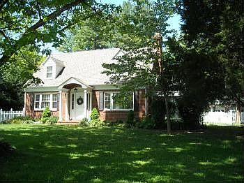 1st image of 158 Mount Royal Ave