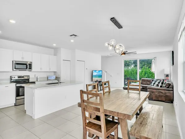 235 SE Woodbark Street, Port St Lucie, FL 34984