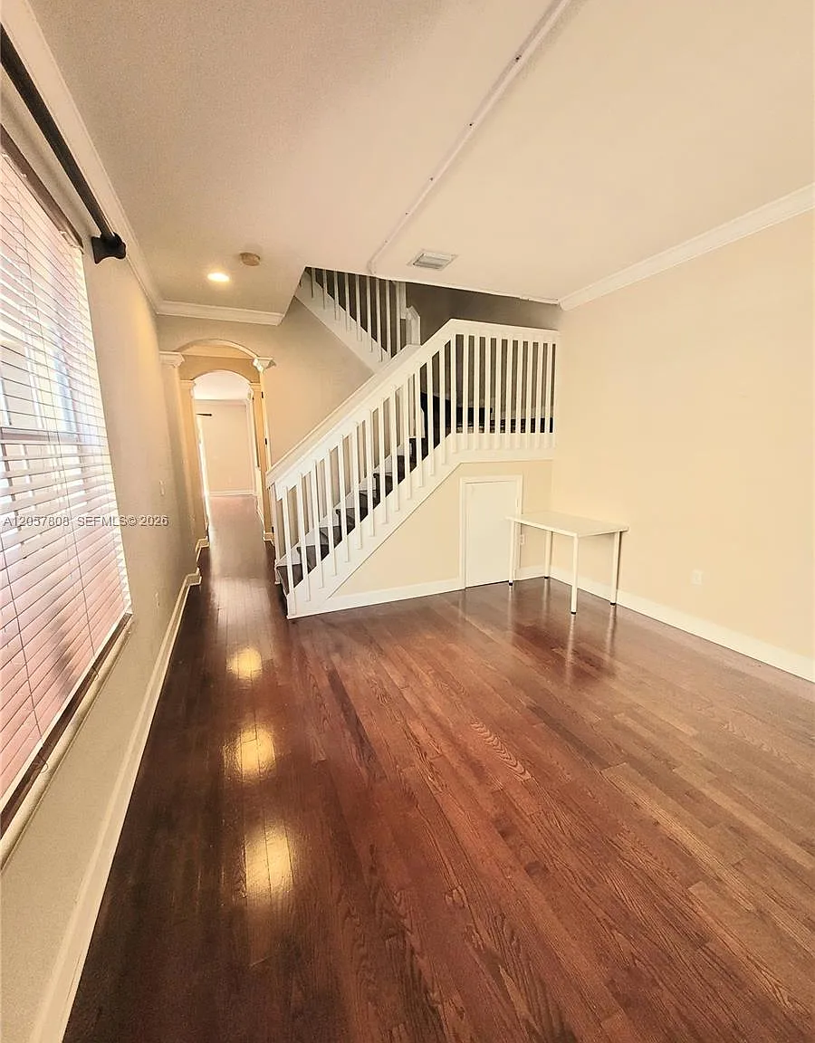 Pine Island Commercial — Photo 3