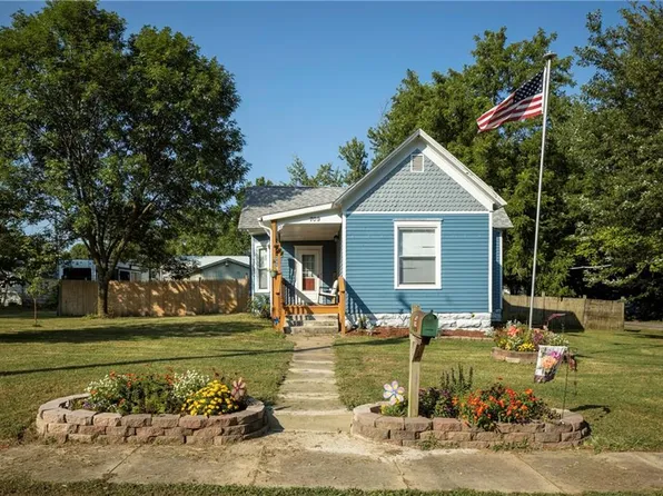 709 W Jackson St, Windsor, MO 65360