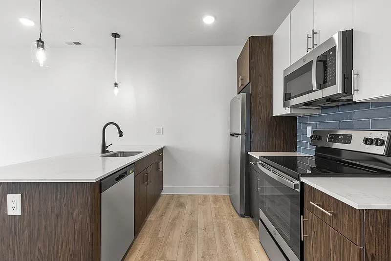 2 bed, 2.0 bath, 850 sqft, $2,350 — Photo 2