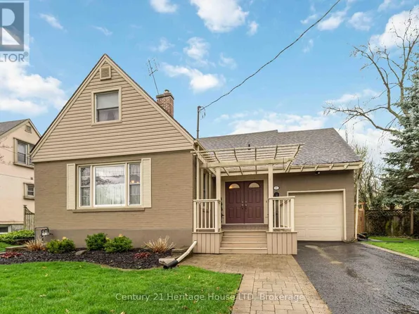 25 Glenview Ave, Welland, ON L3C 4K2