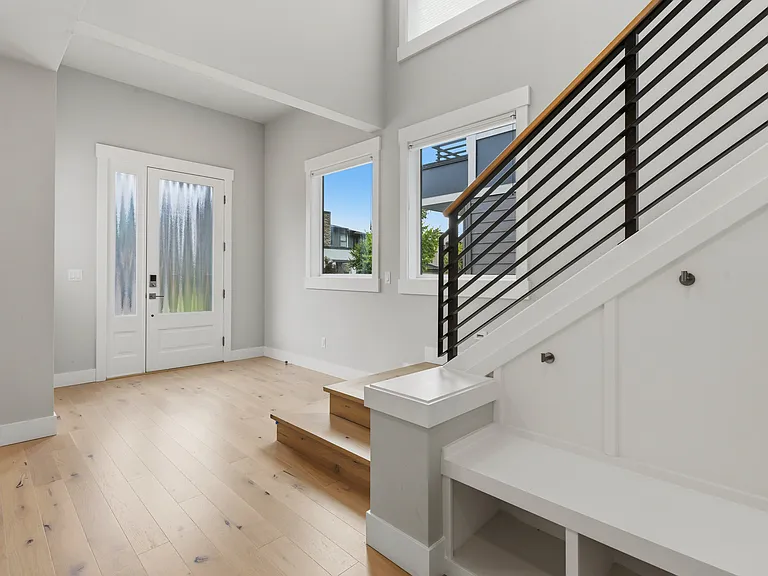 539 Viewcrest Dr NW — Photo 2