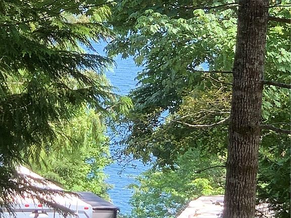 4th image of 142 N Beacon Point Dr