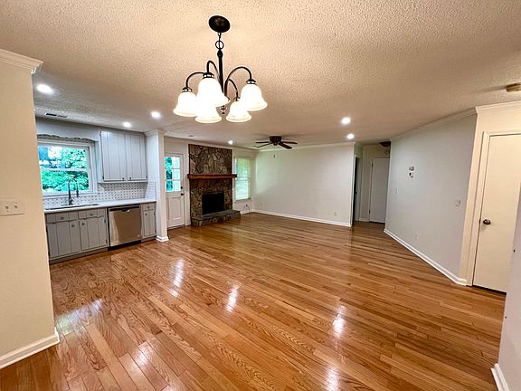 5th image of 4868 Cold Creek Ln