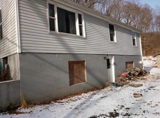 2465 Bennetts Run Rd, Beaver Falls, PA 15010