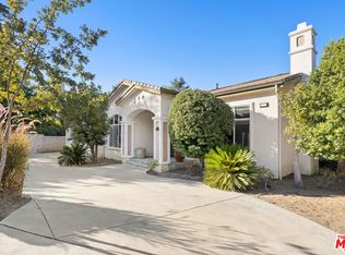 9451 Oak Leaf Dr, Chatsworth, CA 91311