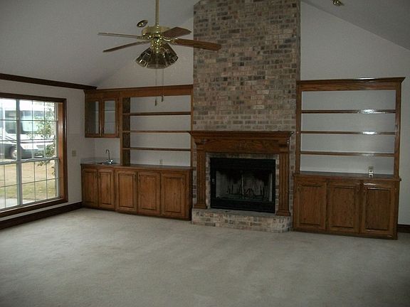 5th image of 1810 Plantation Dr