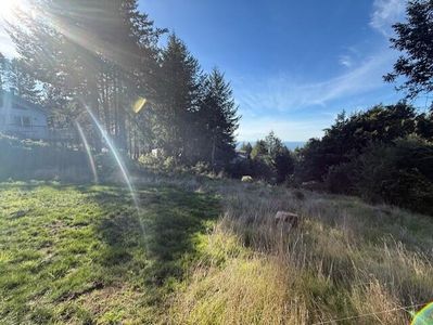 686 Redwood Rd, Whitethorn, CA, 95589