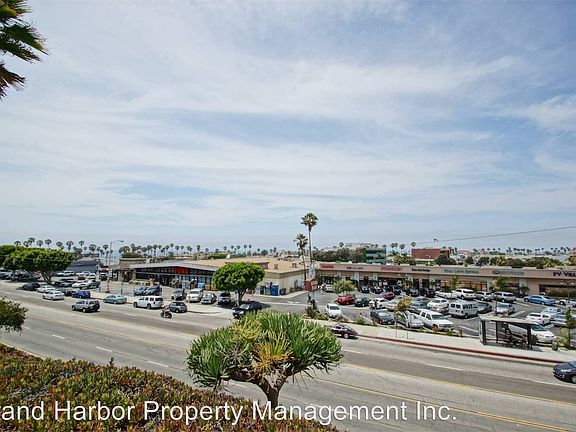 5th image of 208 Palos Verdes Blvd APT 3