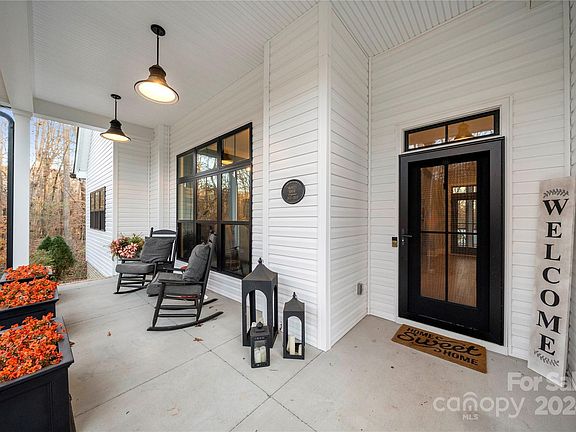 4th image of 7313 Mockingbird Ln