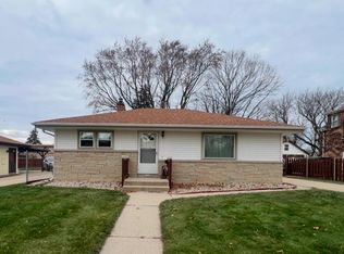 1224 E Norwich Ave, St Francis, WI 53235