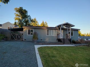2168 Norman Dr, Oak Harbor, WA 98277