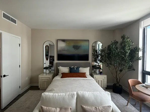 2160 NW 1st Ave, Miami, FL