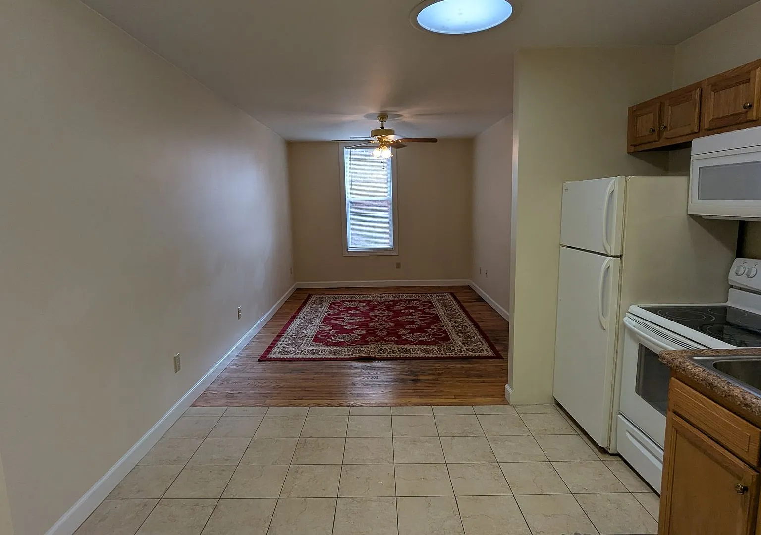 42 Charles Ave SE — Photo 2