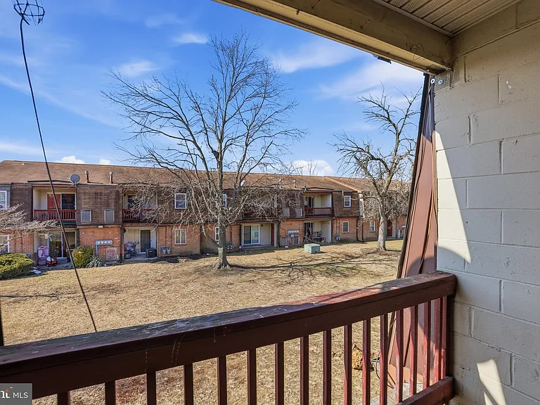 1242 Liberte Ct — Photo 18