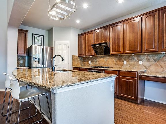 3rd image of 9209 Indian Knoll Dr